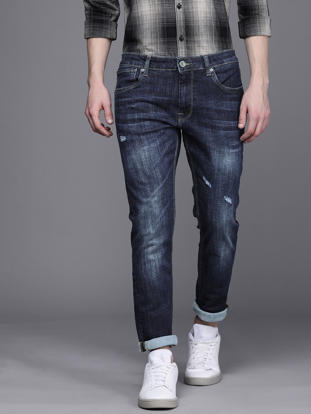 

Voi Jeans Men Blue Skinny Fit Low Distress Light Fade Stretchable Jeans