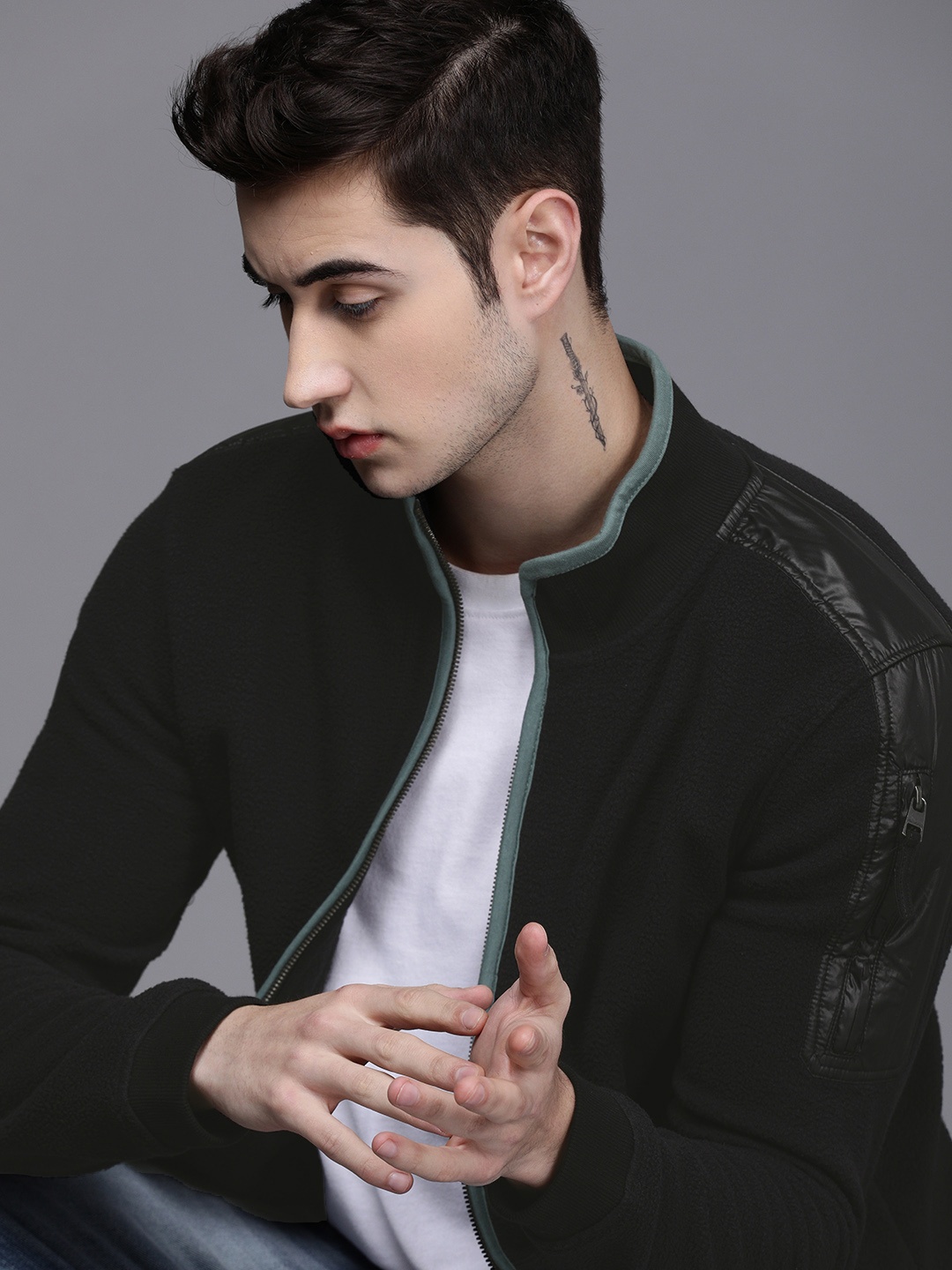 

Voi Jeans Men Black Solid Front-Open Sweatshirt