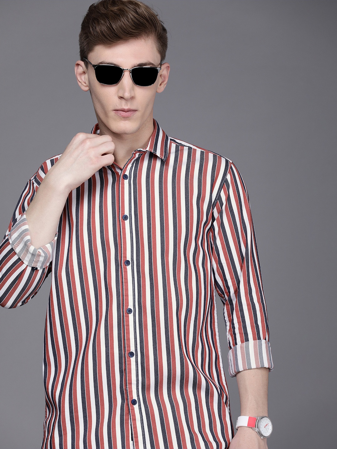 

Voi Jeans Men Red Slim Fit Multi Stripes Striped Casual Shirt