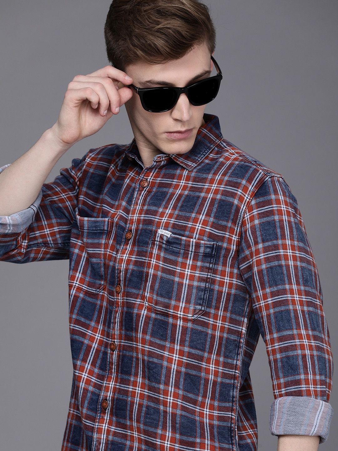 

Voi Jeans Men Blue Slim Fit Tartan Checks Opaque Casual Shirt