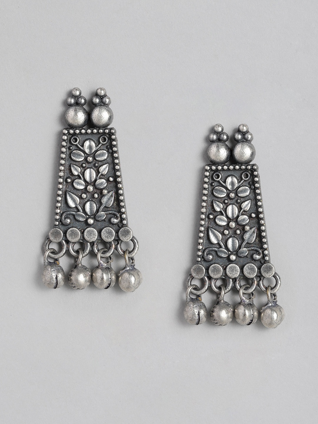 

EL REGALO Silver-Toned & Grey Antique Studs Earrings