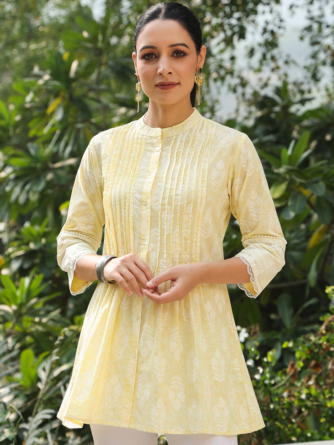 

Juniper Yellow Mandarin Collar Printed Tunic