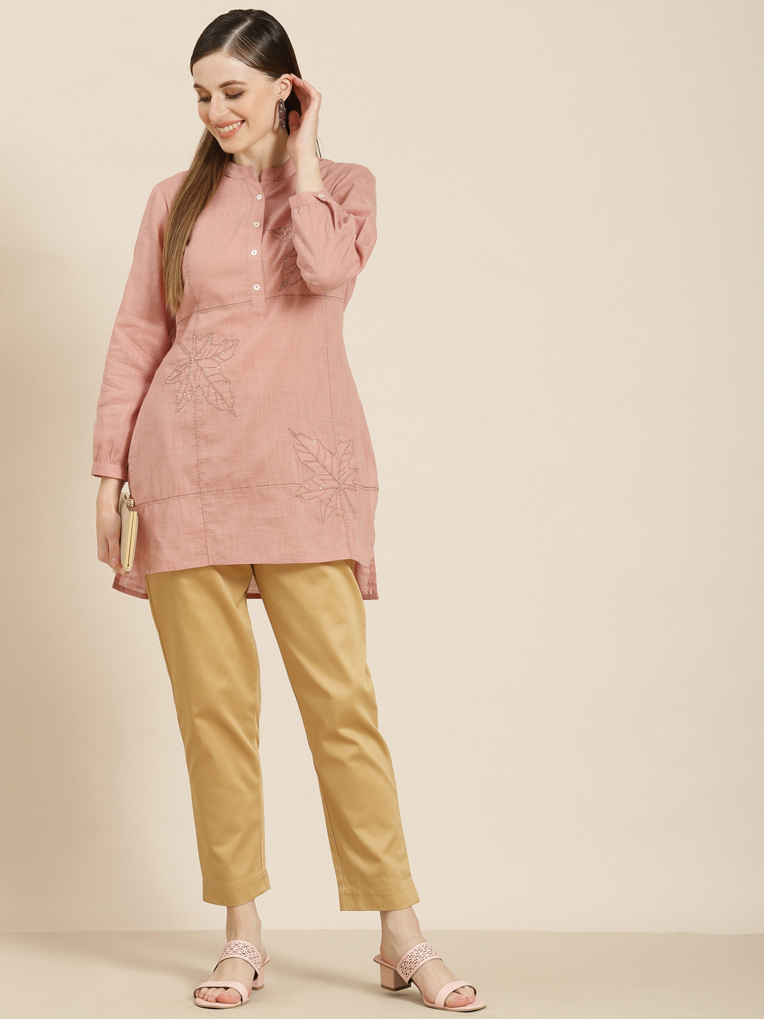 

Juniper Women Peach-Coloured Embroidered Thread Work Pastels Kurta