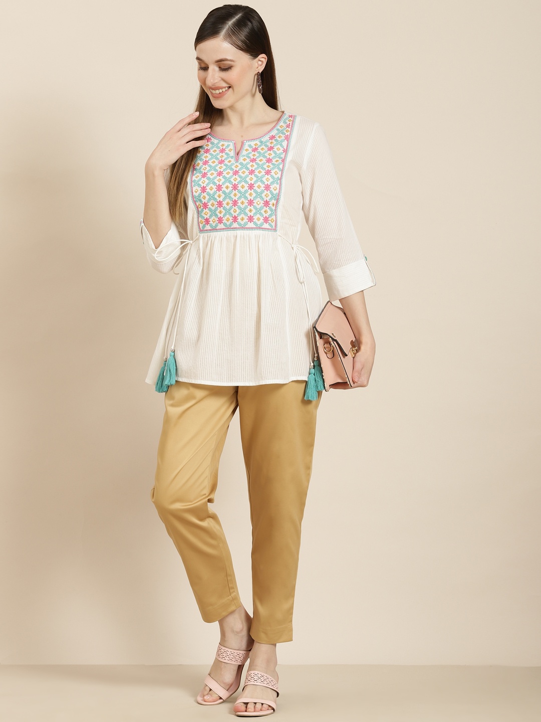

Juniper Women Gold-Toned Tailored Slim Fit Trousers