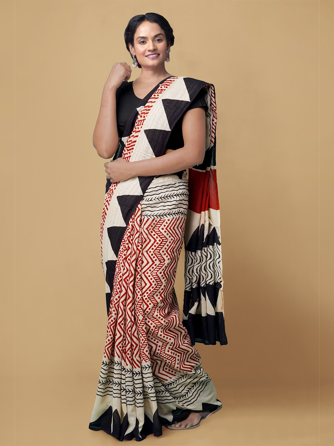 

Unnati Silks Cream-Coloured & Black Ethnic Motifs Pure Cotton Bagru Saree