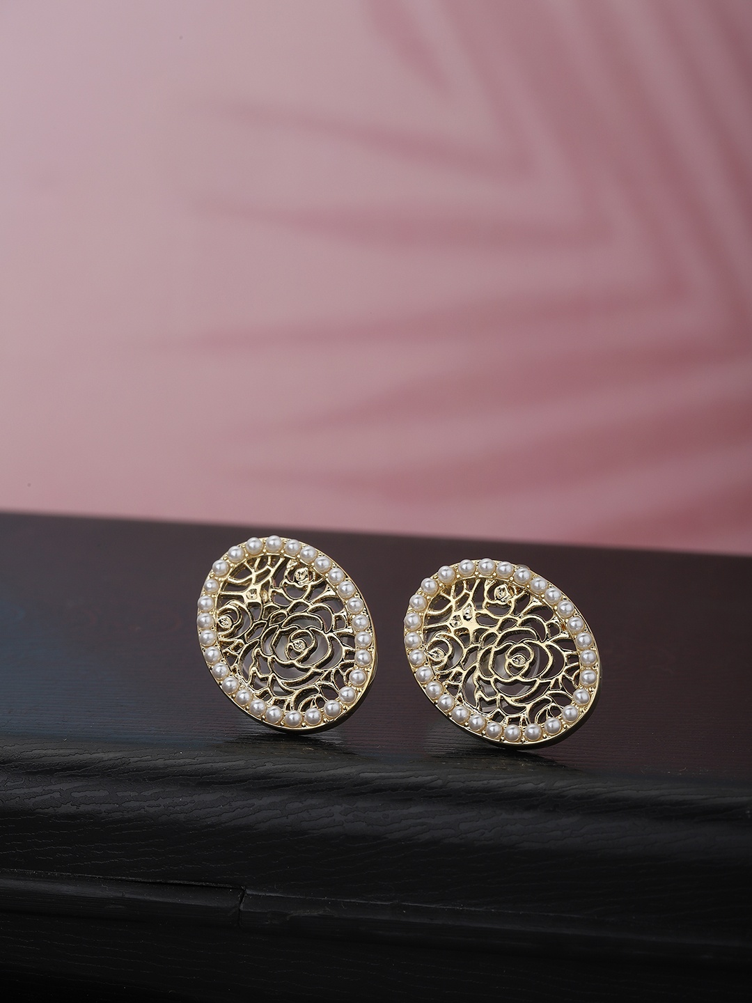 

Carlton London Off-White Gold-Plated Handcrafted Beaded Oval Studs