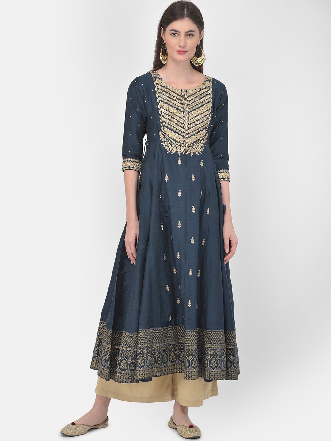 

Span Women Blue & Gold-Toned Ethnic Motifs Embroidered Thread Work Anarkali Kurta