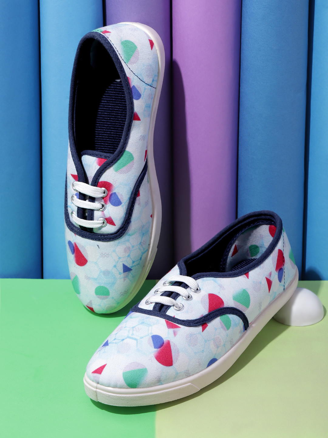 

Kook N Keech Women Blue & Red Printed Sneakers