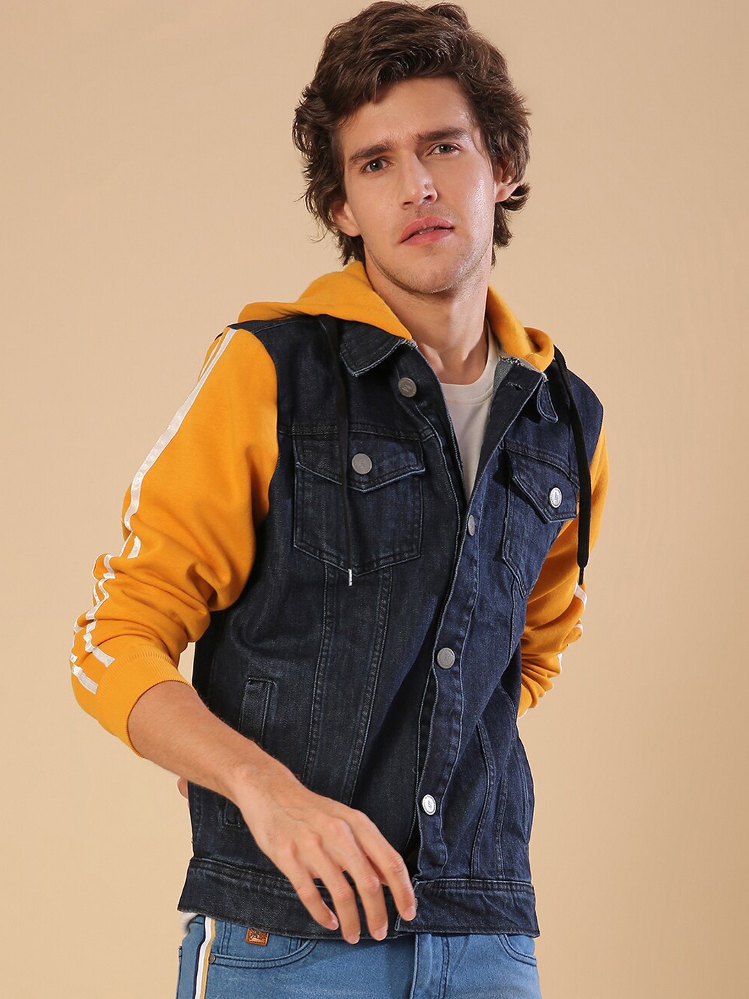 

Campus Sutra Men Charcoal Washed Lightweight Outdoor Denim Jacket with Patchwork