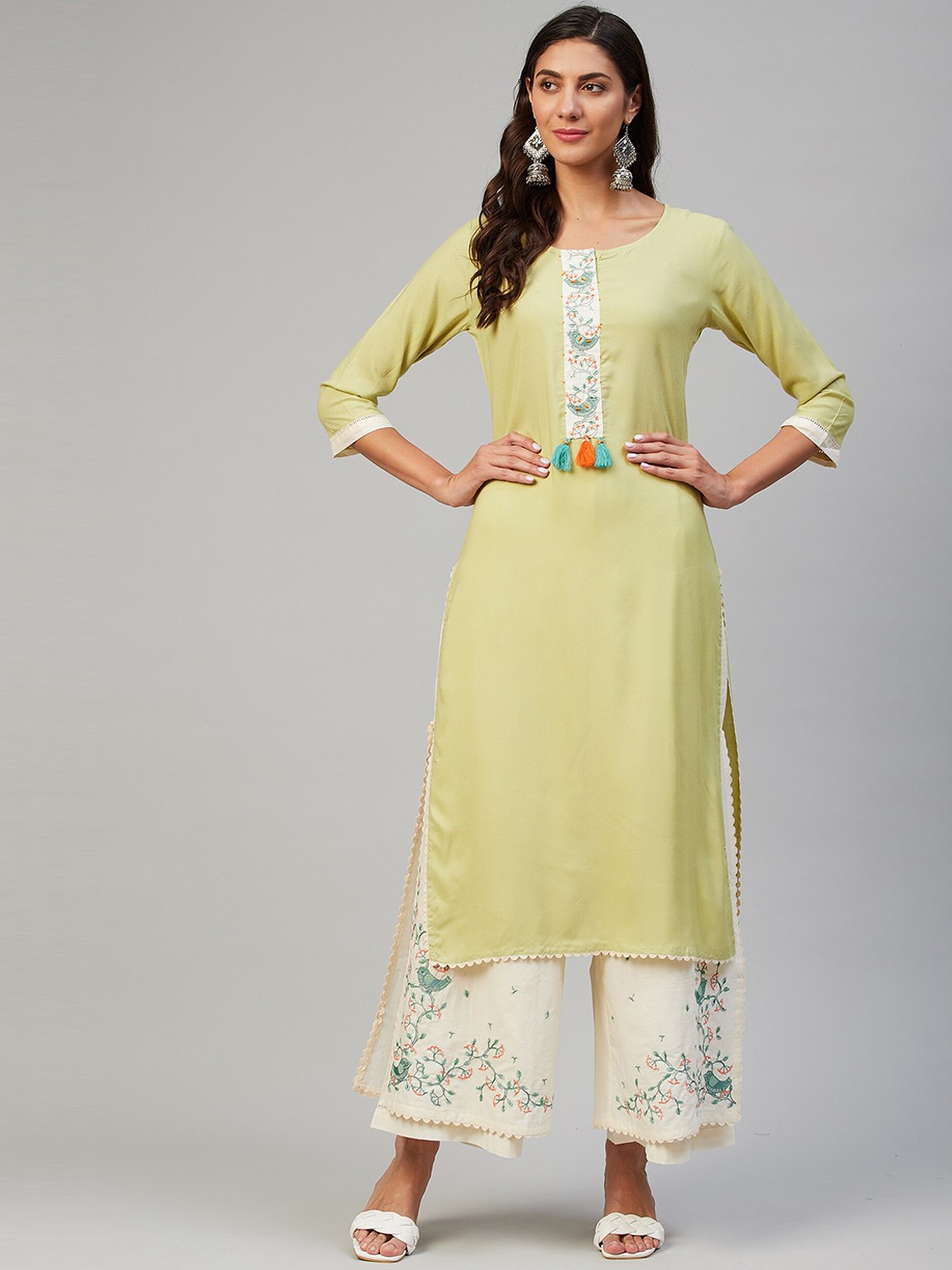 

VAABASTA Women Green Kurta with Palazzos