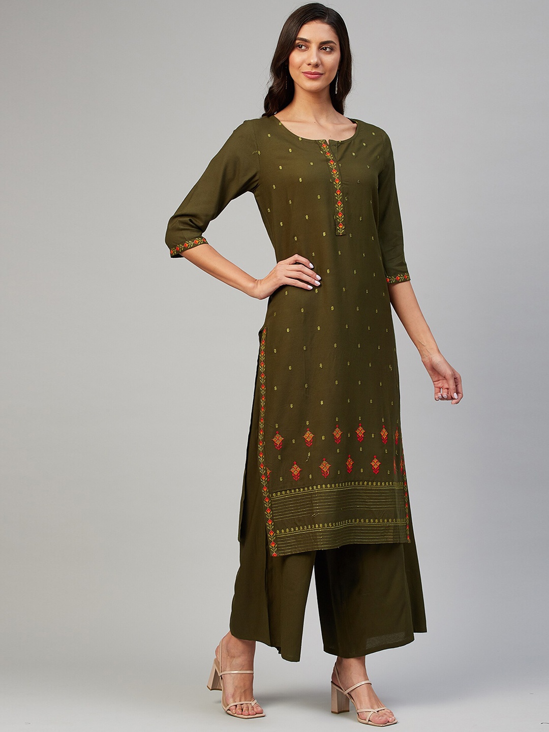 

VAABASTA Women Olive Green Embroidered Kurta with Palazzos