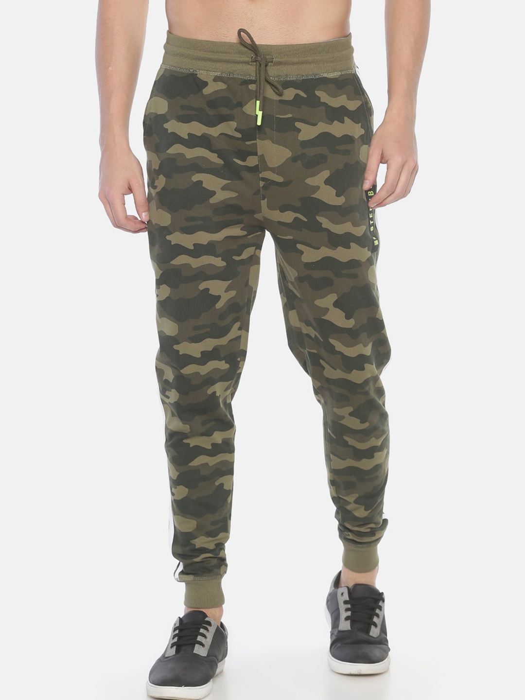 

Steenbok Men Olive Printed Cotton Straight-Fit Joggers