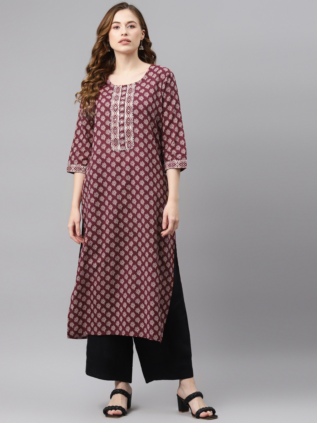 

Readiprint Fashions Women Maroon & White Cotton Ethnic Batik Print Gotta Detail Kurta