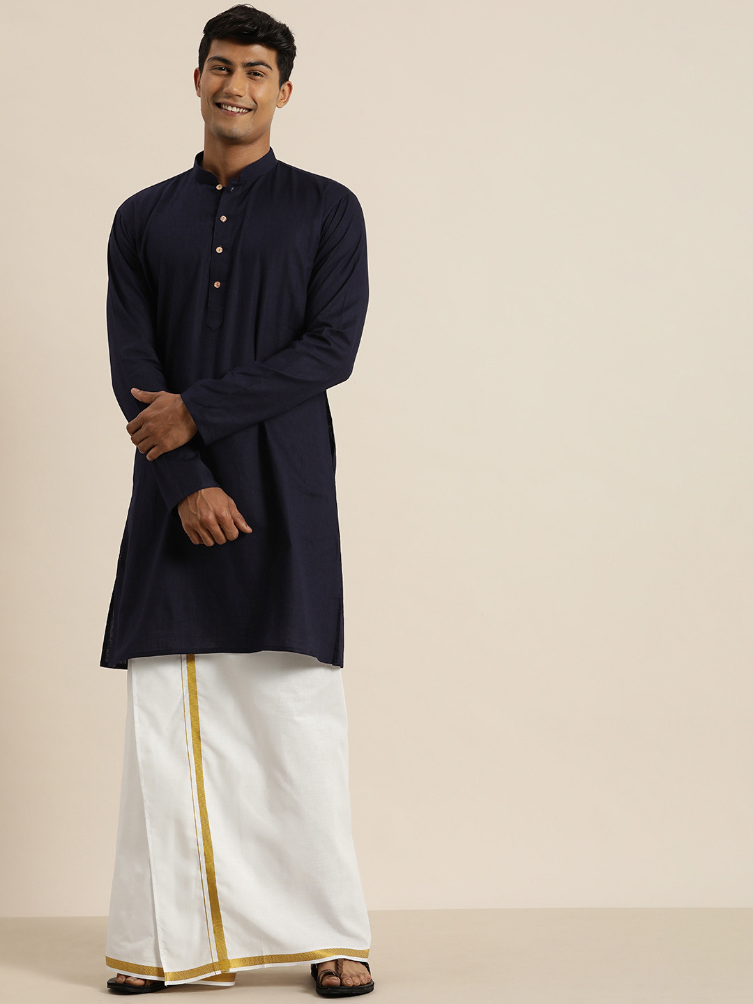 

VASTRAMAY Men Navy Blue Kurta
