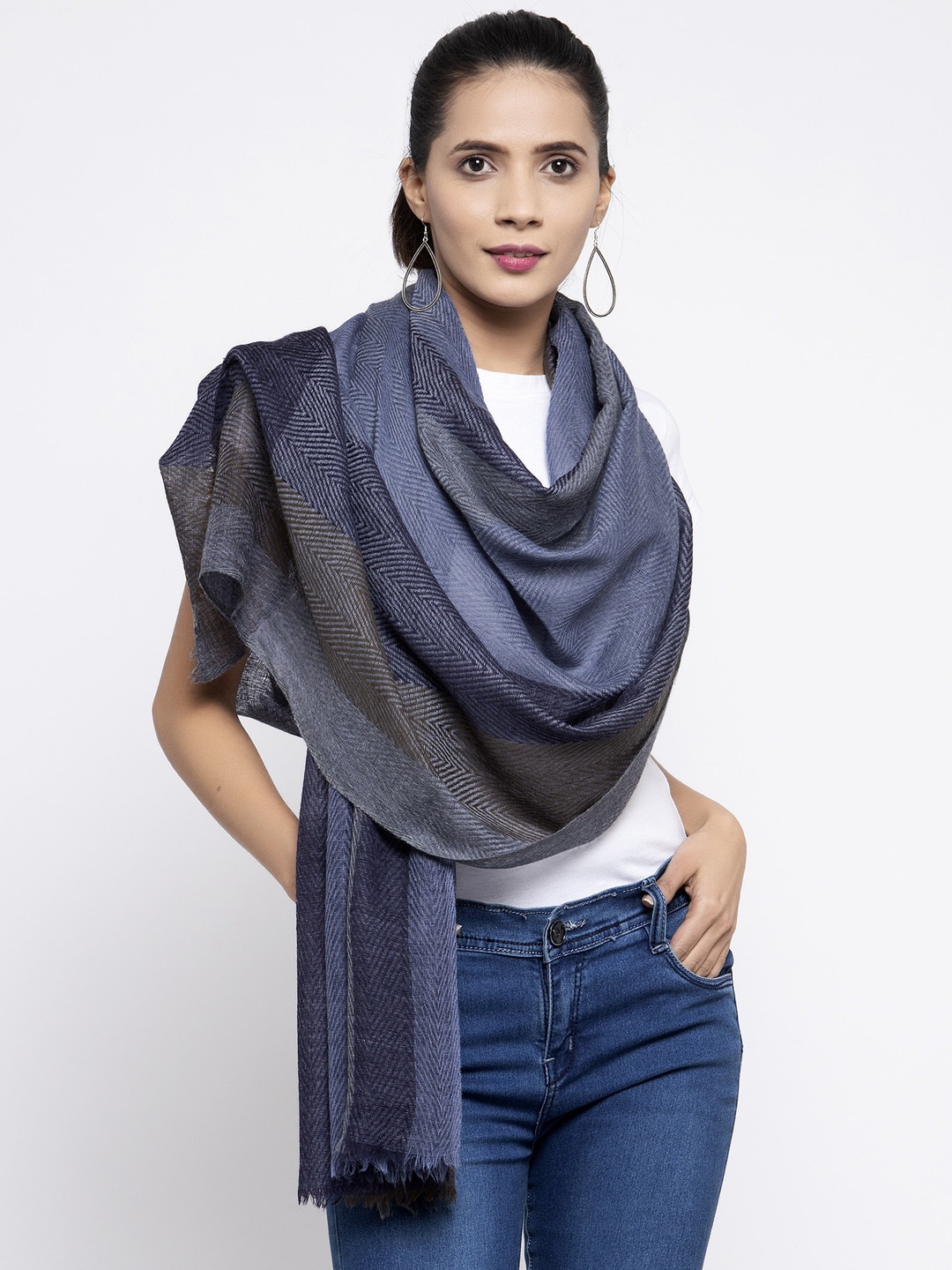 

Calvadoss Women Grey Checked Woolen Muffler