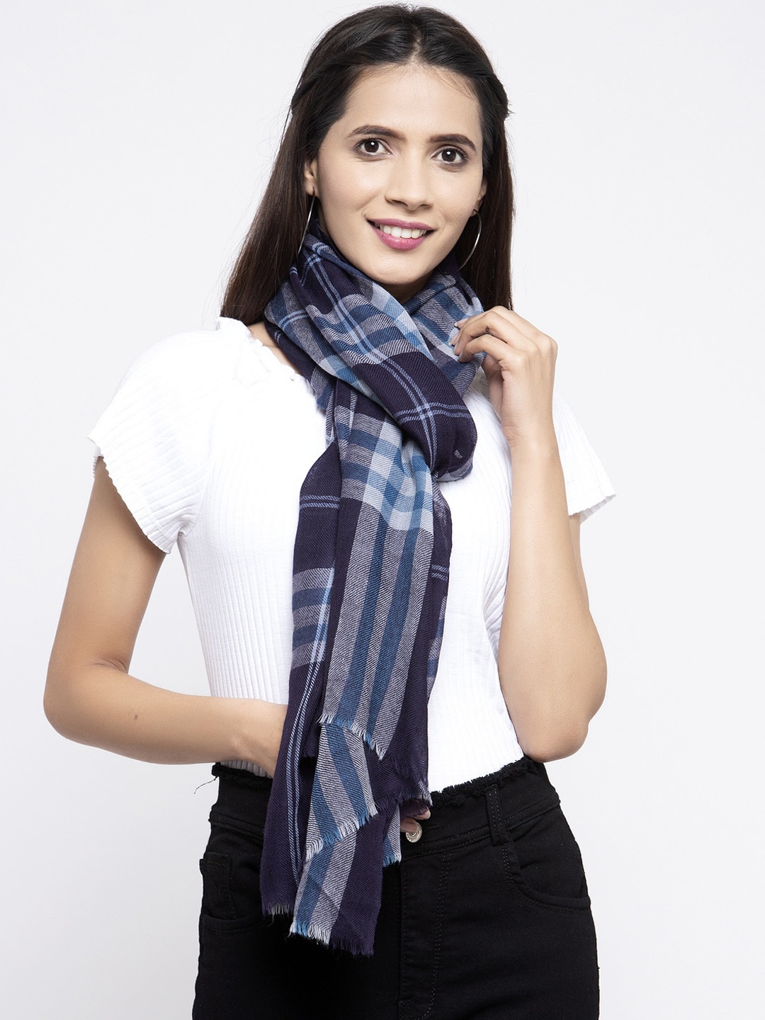 

Calvadoss Women Blue & White Checked Woolen Long-Fit Muffler