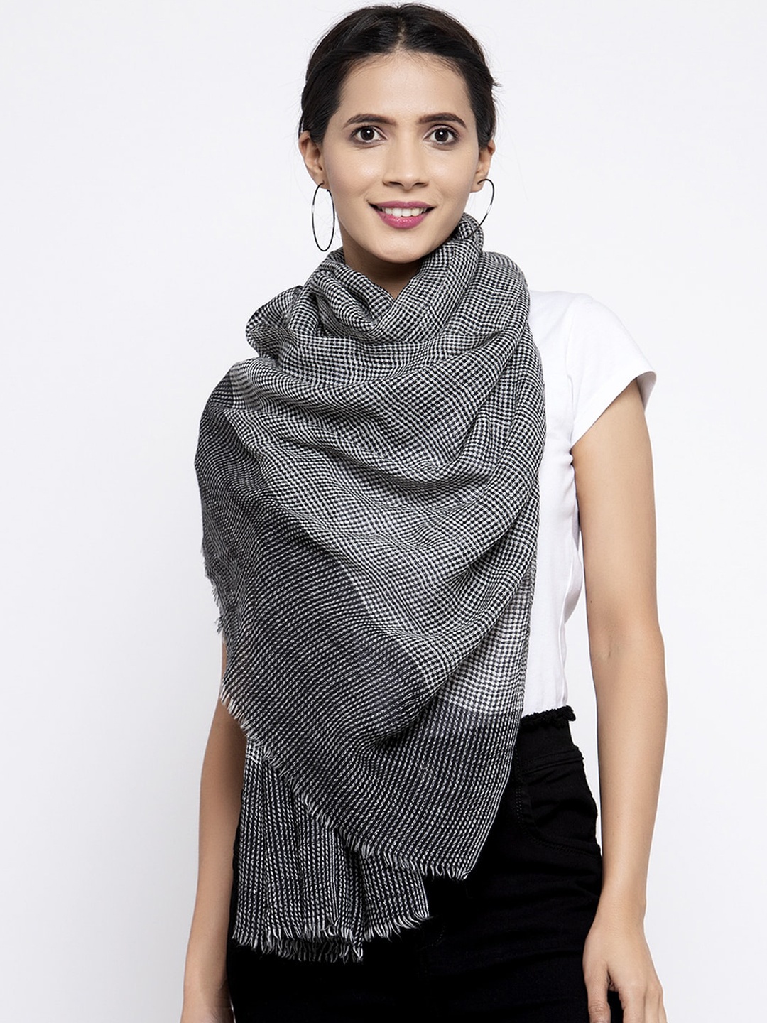 

Calvadoss Women Black & White Checked Woolen Muffler