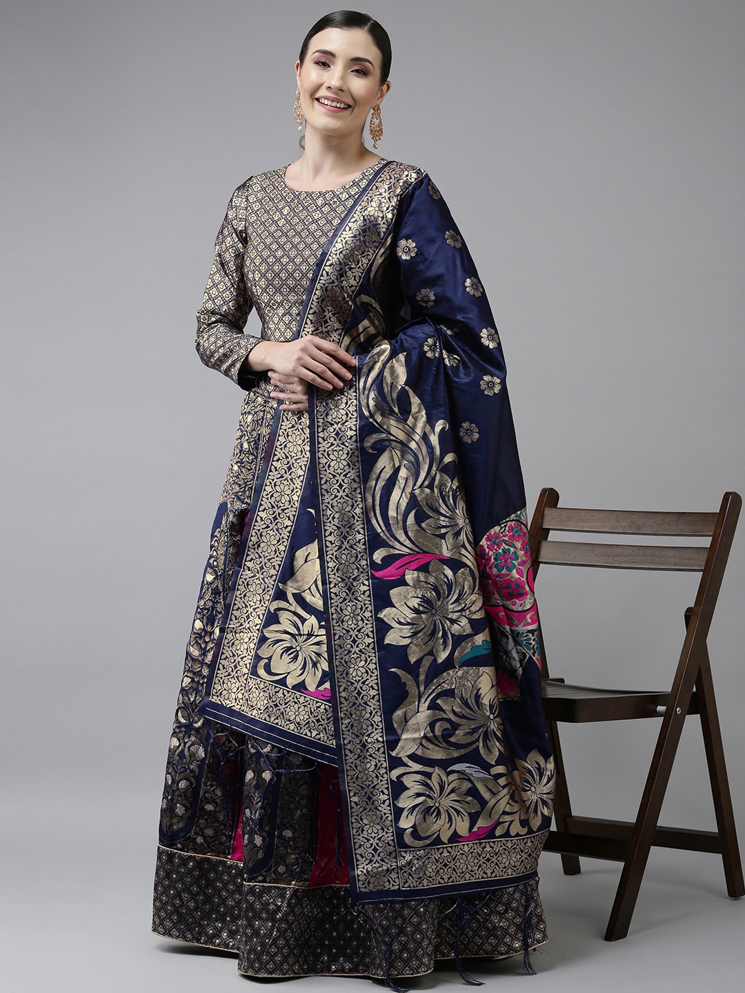 

DIVASTRI Navy Blue & Gold-Coloured Semi-Stitched Lehenga & Unstitched Blouse With Dupatta