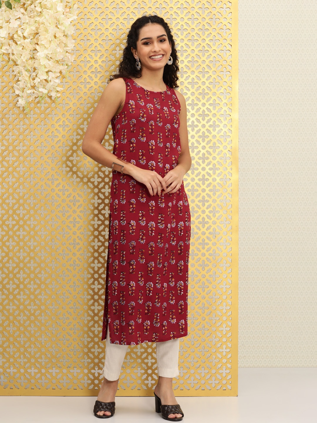 

Ode by House of Pataudi Women Maroon Pure Cotton Floral Printed Kurta