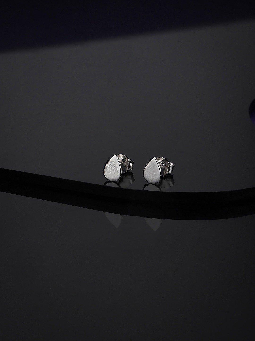 

VANBELLE 925 Sterling Silver Teardrop Shaped Studs