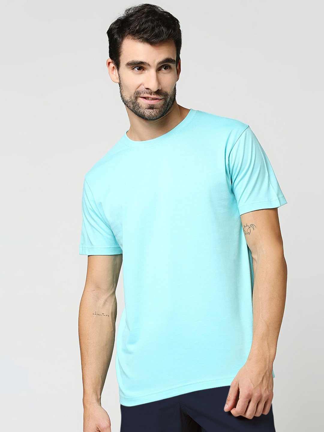 

Bewakoof Men Blue Pockets T-shirt