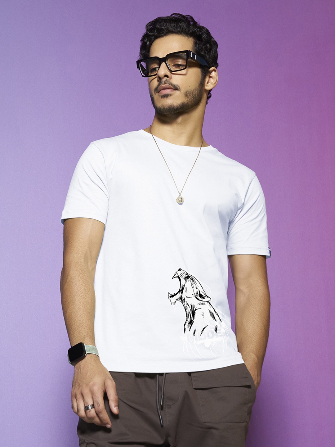 

Bewakoof Men White Printed Pockets T-shirt