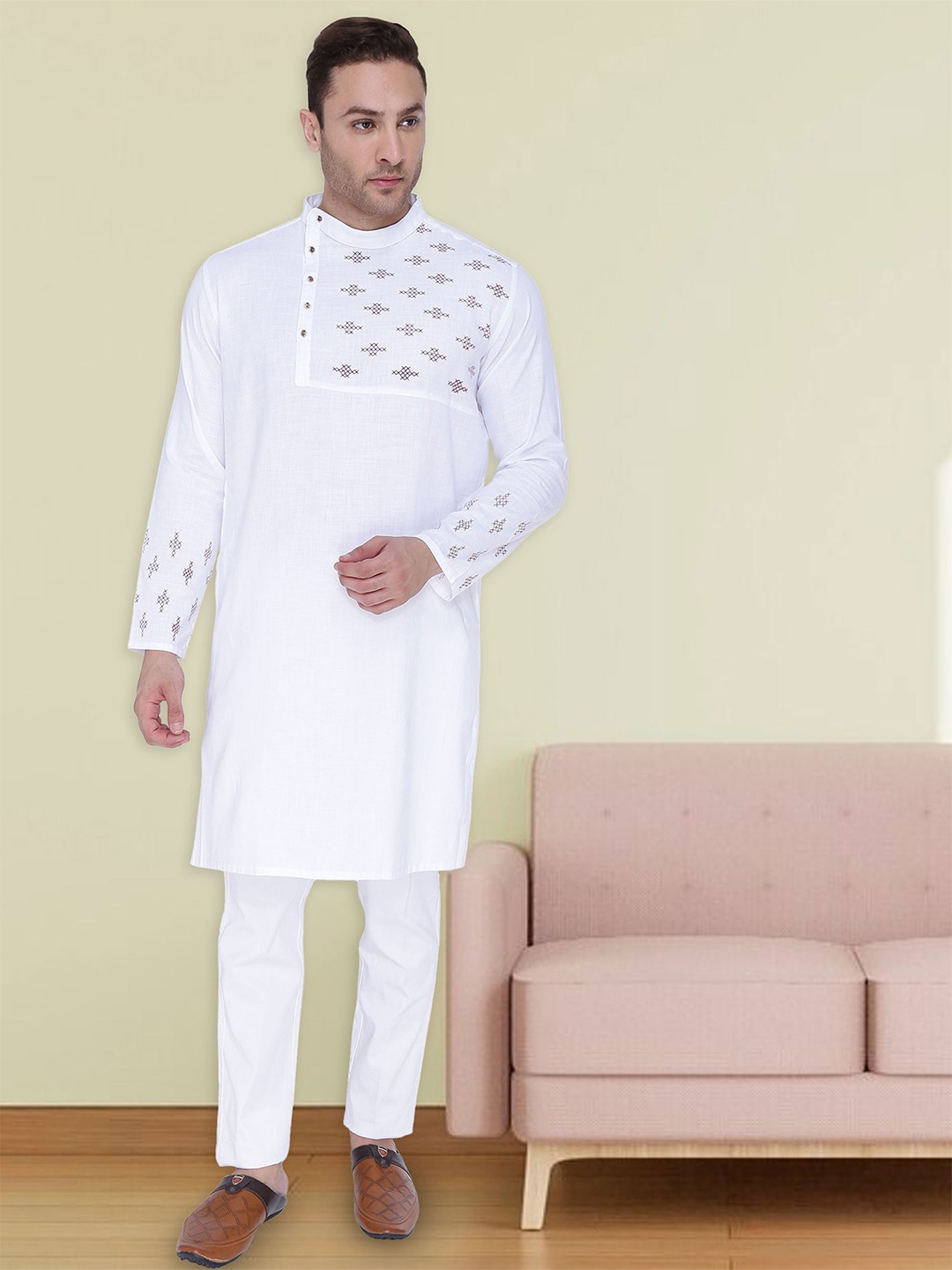 

Kuons Avenue Men White Cotton Khadi Angrakha Kurta