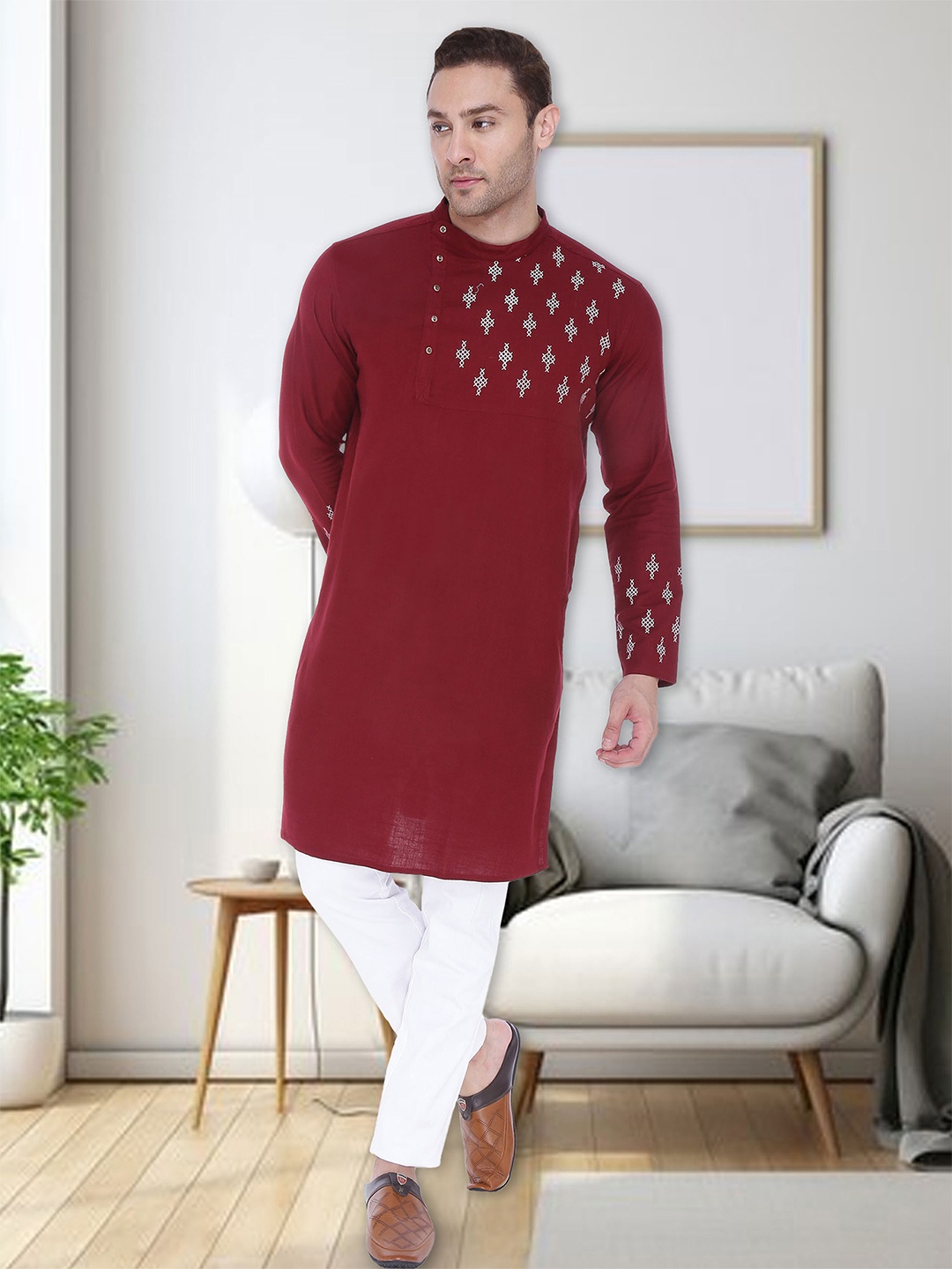 

Kuons Avenue Men Maroon Thread Work Kurta