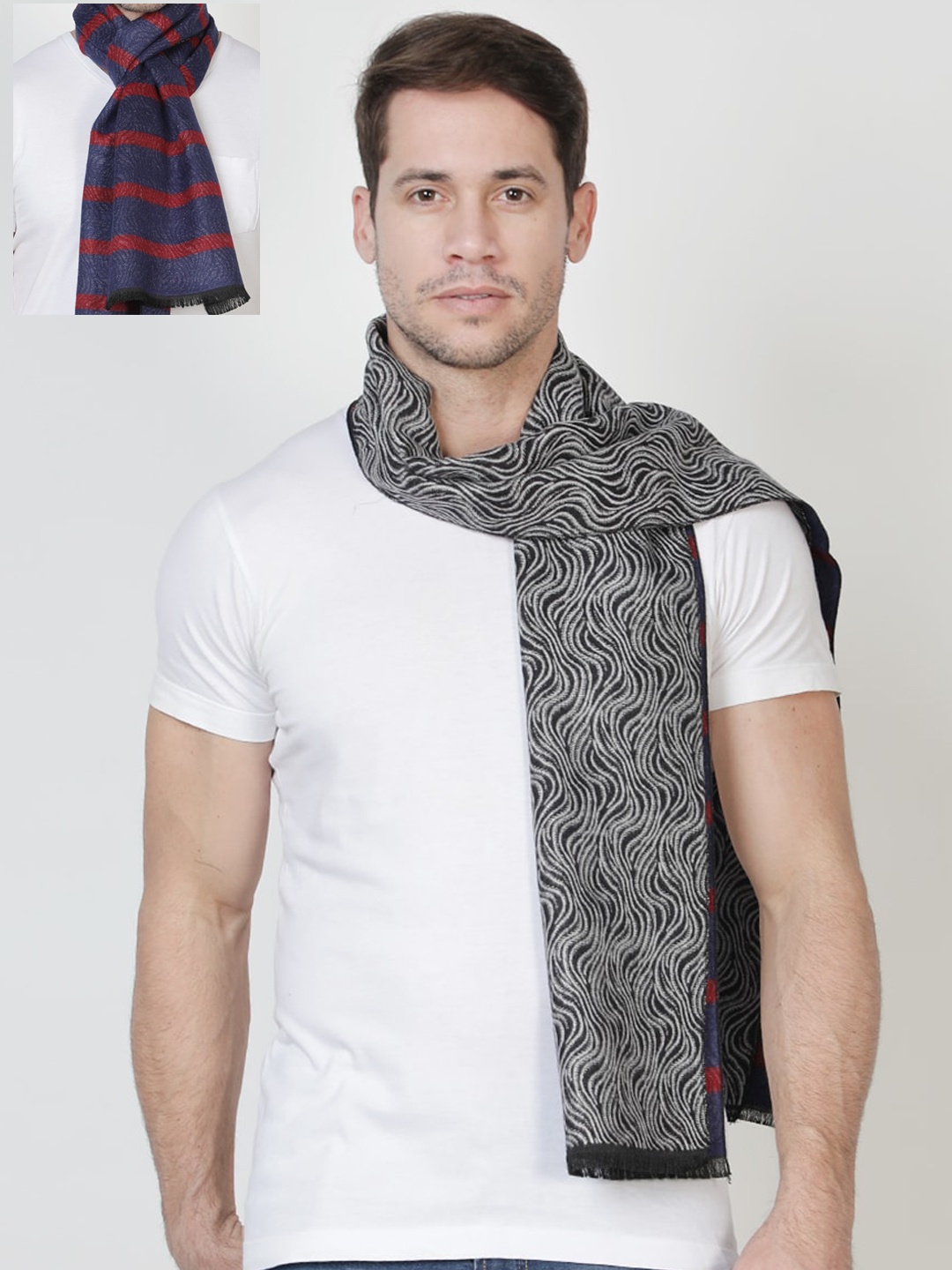 

Alvaro Castagnino Men Grey & Black Printed Reversible Muffler