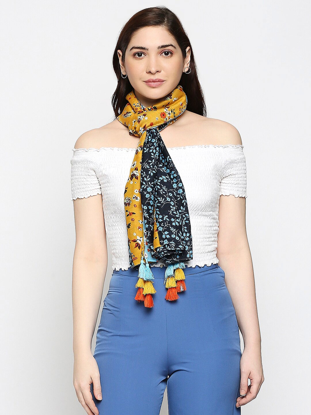 

BELLEZIYA Women Blue & Yellow Floral Printed Scarf