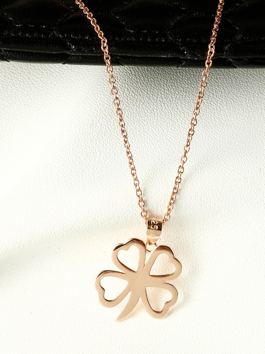 

GIVA 925 Sterling Silver Rose Gold Plated Clover Pendant with Link Chain