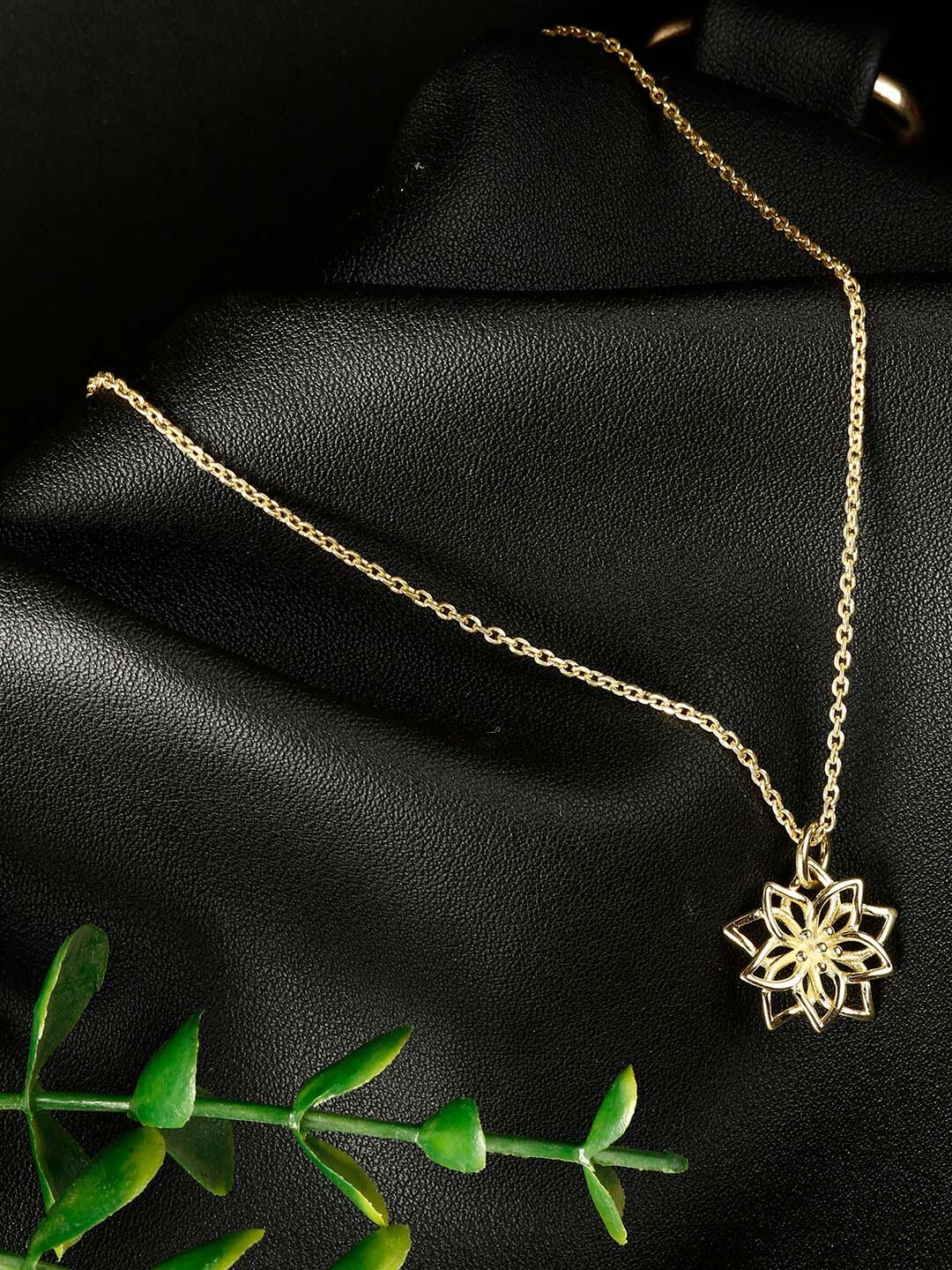 

GIVA 925 Sterling Silver 18k Gold Plated Blooming Flower Pendant