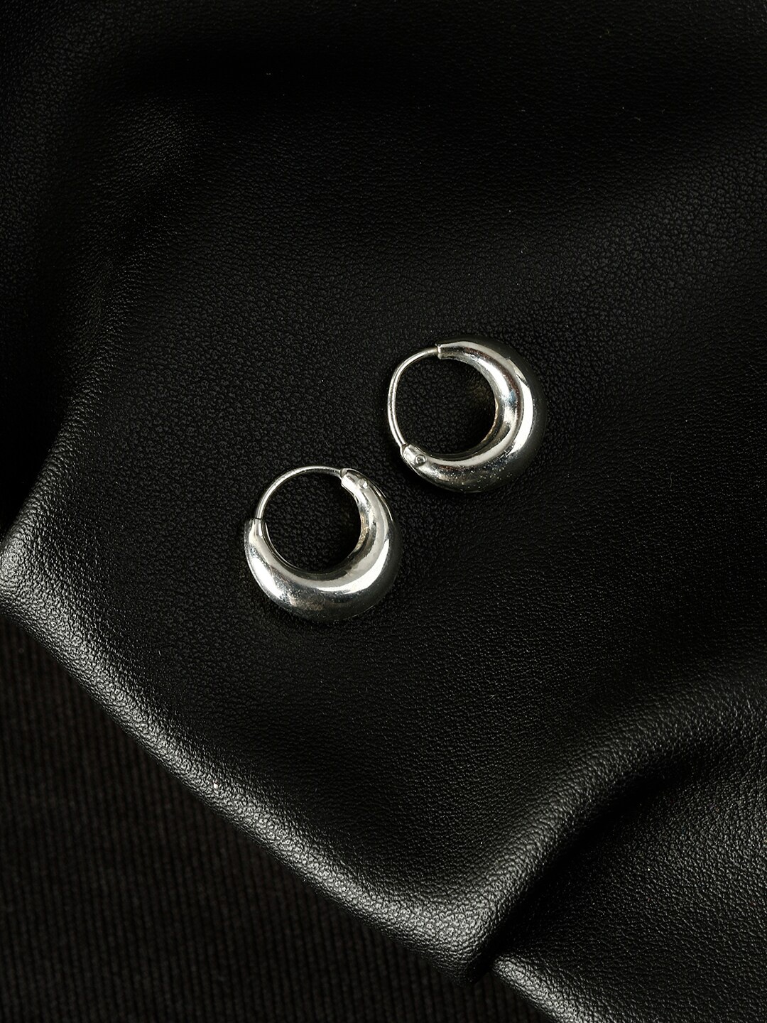 

GIVA 925 Sterling Silver Rhodium Plated Bold Mini Hoop Earrings For Him