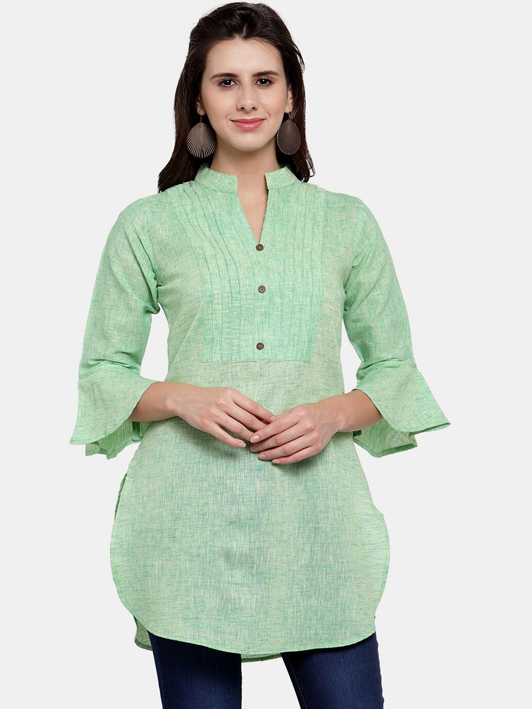 

Enchanted Drapes Women Green Thread Work Kurta