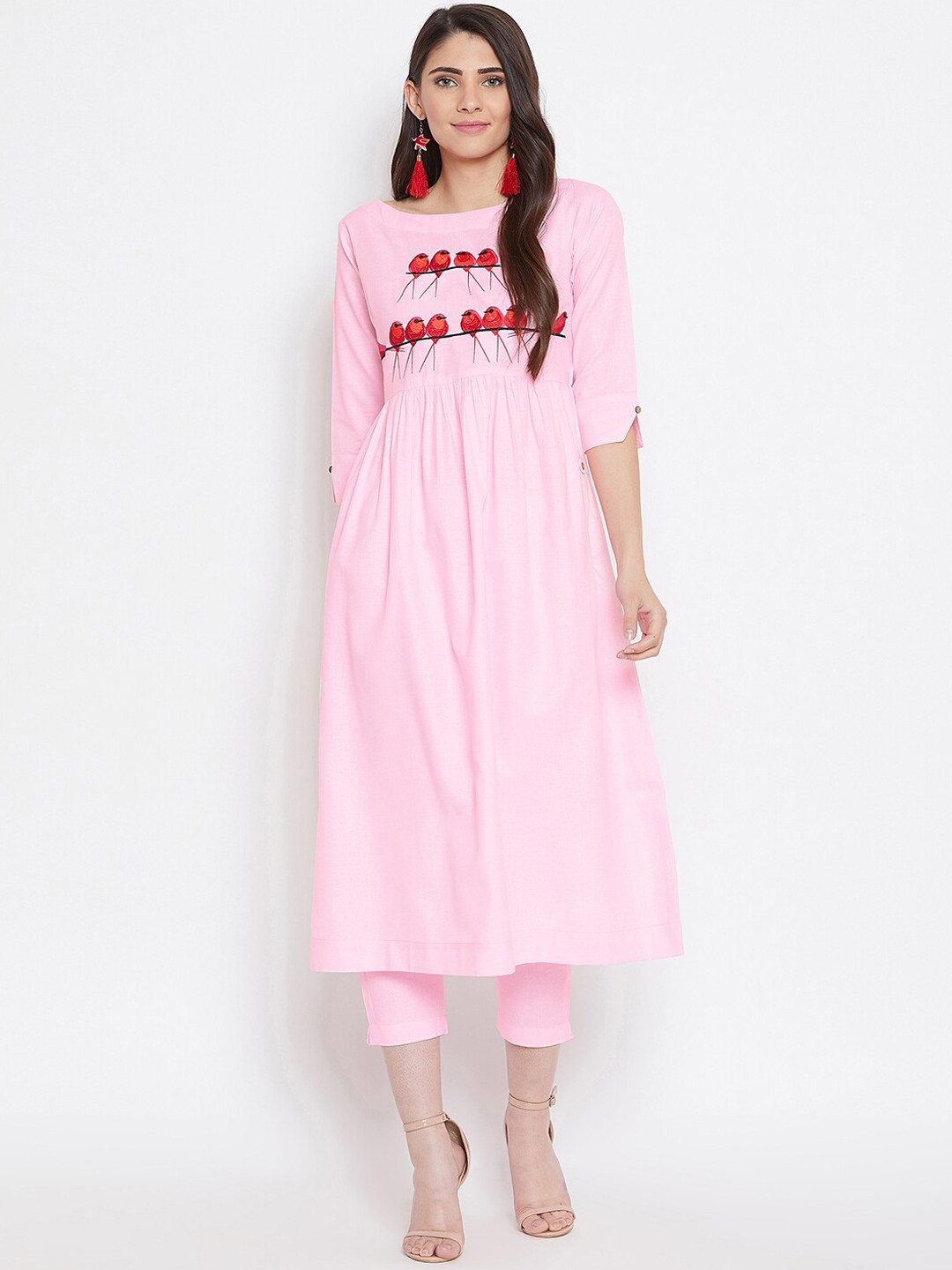 

Bitterlime Women Pink Embroidered Kurti with Trousers