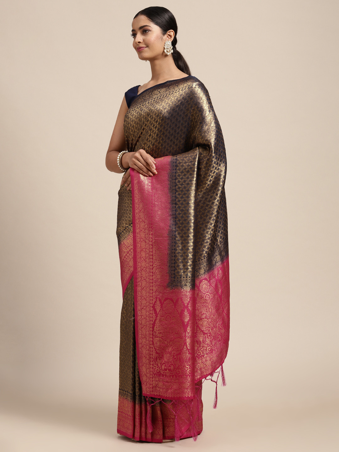 

DIVASTRI Navy Blue & Gold-Toned Zari Art Silk Banarasi Saree