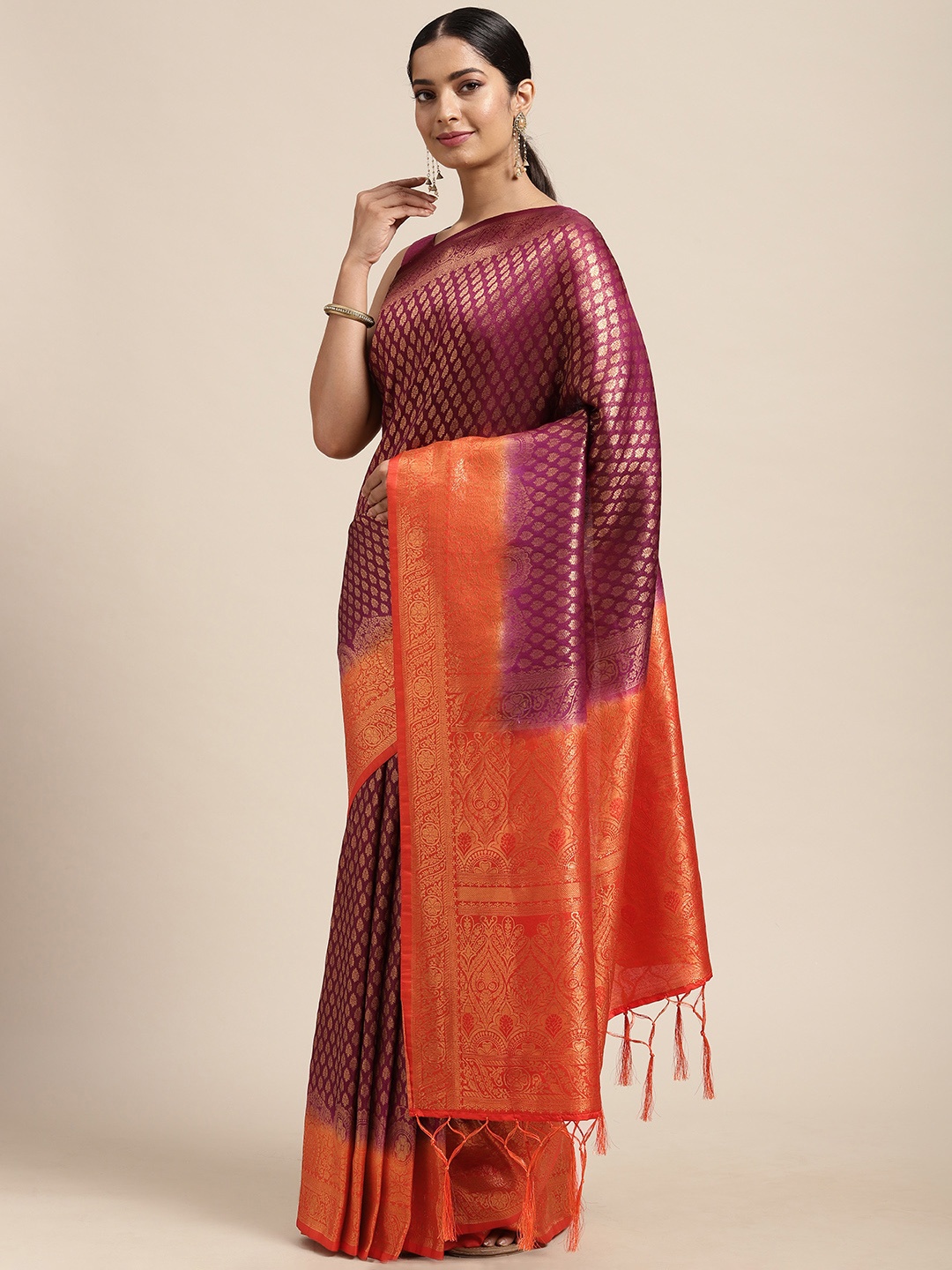 

DIVASTRI Magenta & Gold-Toned Ethnic Motifs Zari Art Silk Banarasi Saree