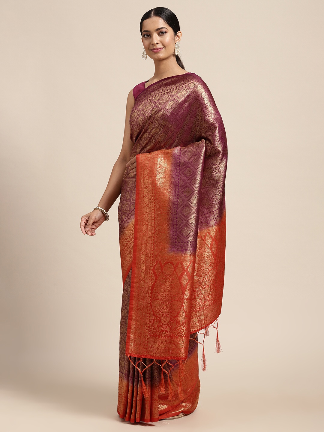 

DIVASTRI Maroon & Gold-Toned Ethnic Motifs Zari Art Silk Banarasi Saree