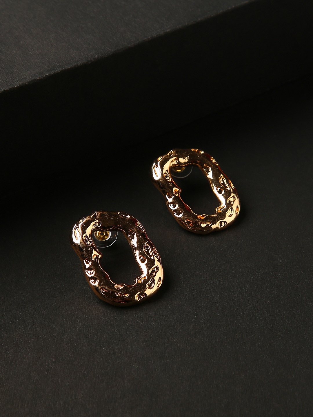 

justpeachy Gold-Toned Oval Studs Earrings