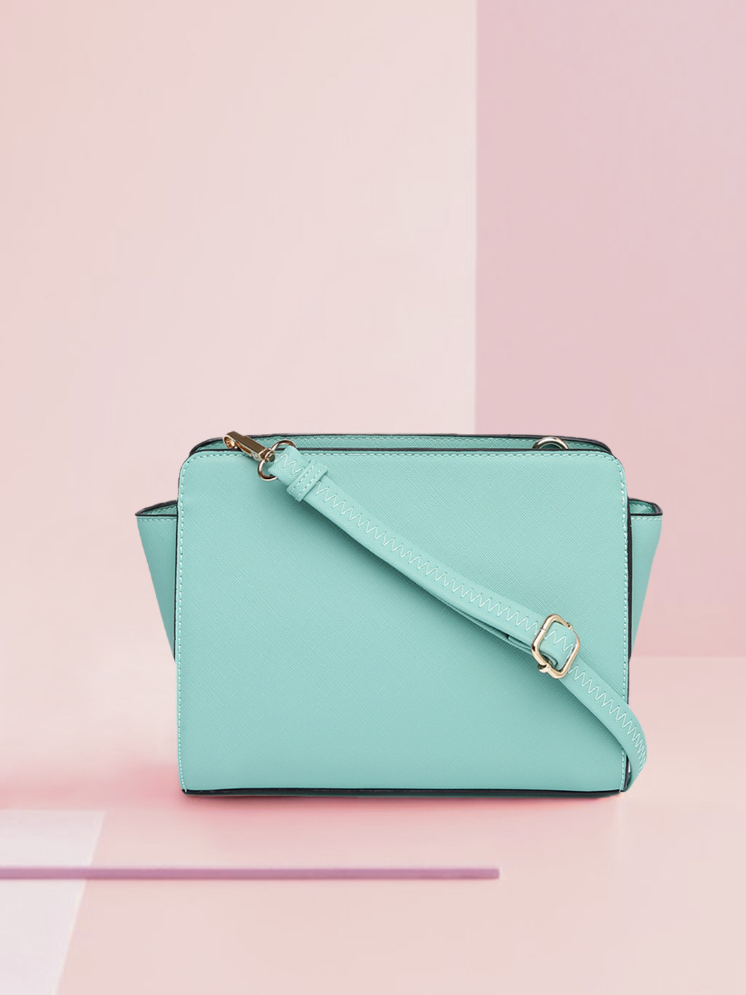 

Mast & Harbour Green Sling Bag
