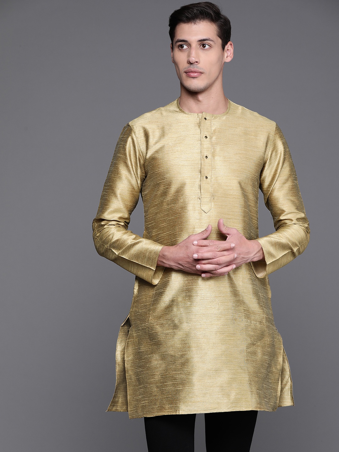 

Manu Men Golden Solid Kurta, Gold