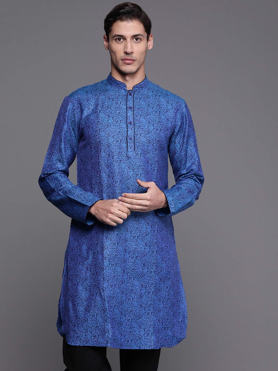 

Manu Men Blue Ethnic Motifs Printed Kurta
