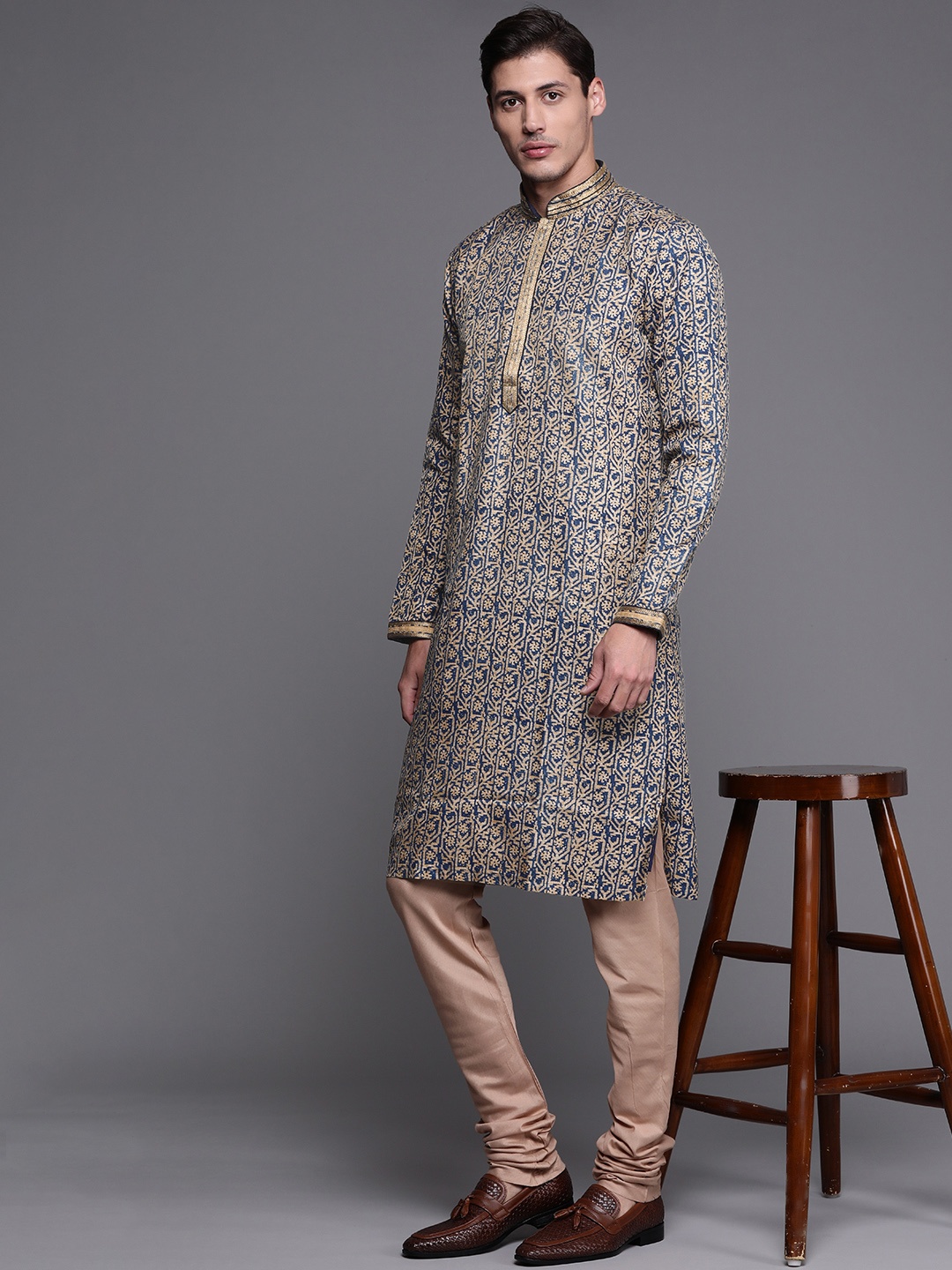 

Manu Men Blue & Beige Ethnic Motifs Printed Kurta