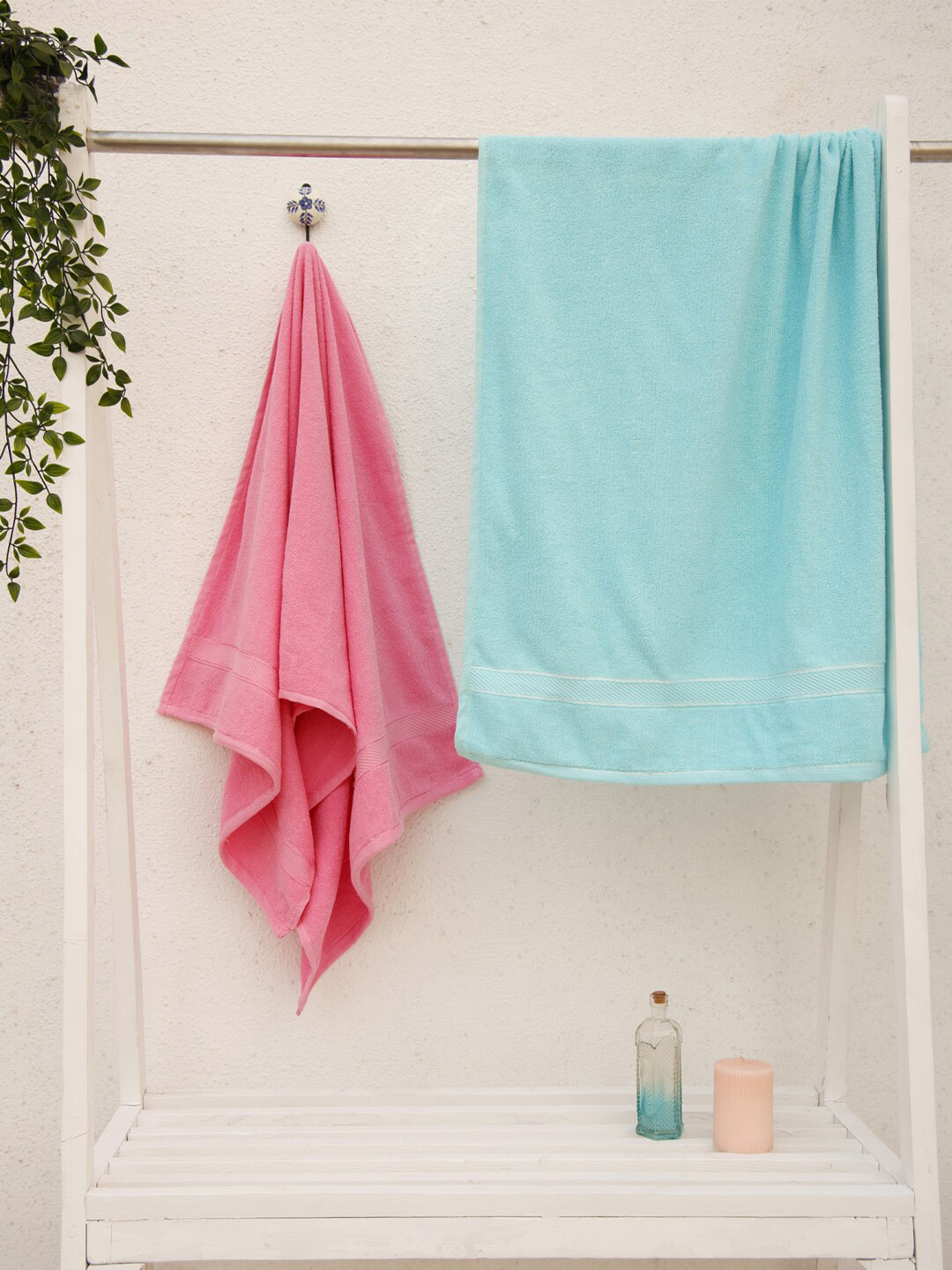 

Ariana Pack Of 2 Blue & Pink Solid Cotton Bath Towels