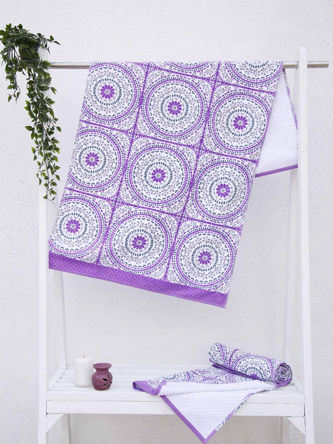 

Ariana Purple Printed Bath Towel
