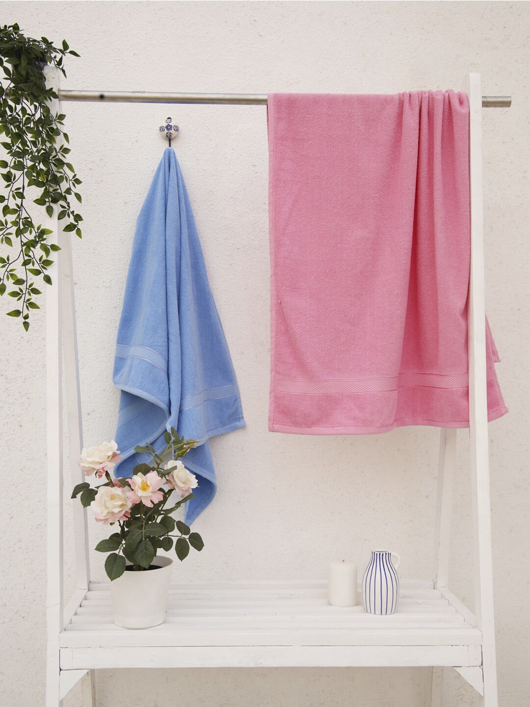 

Ariana Set Of 2 Blue & Pink Solid 300 GSM Cotton Bath Towels
