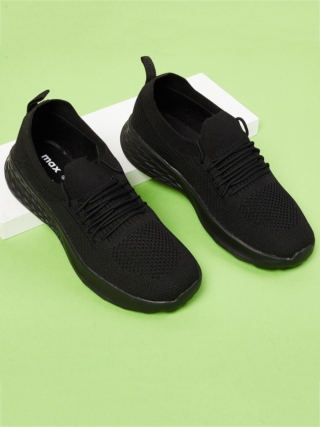 

max Women Black Mesh Walking Shoes