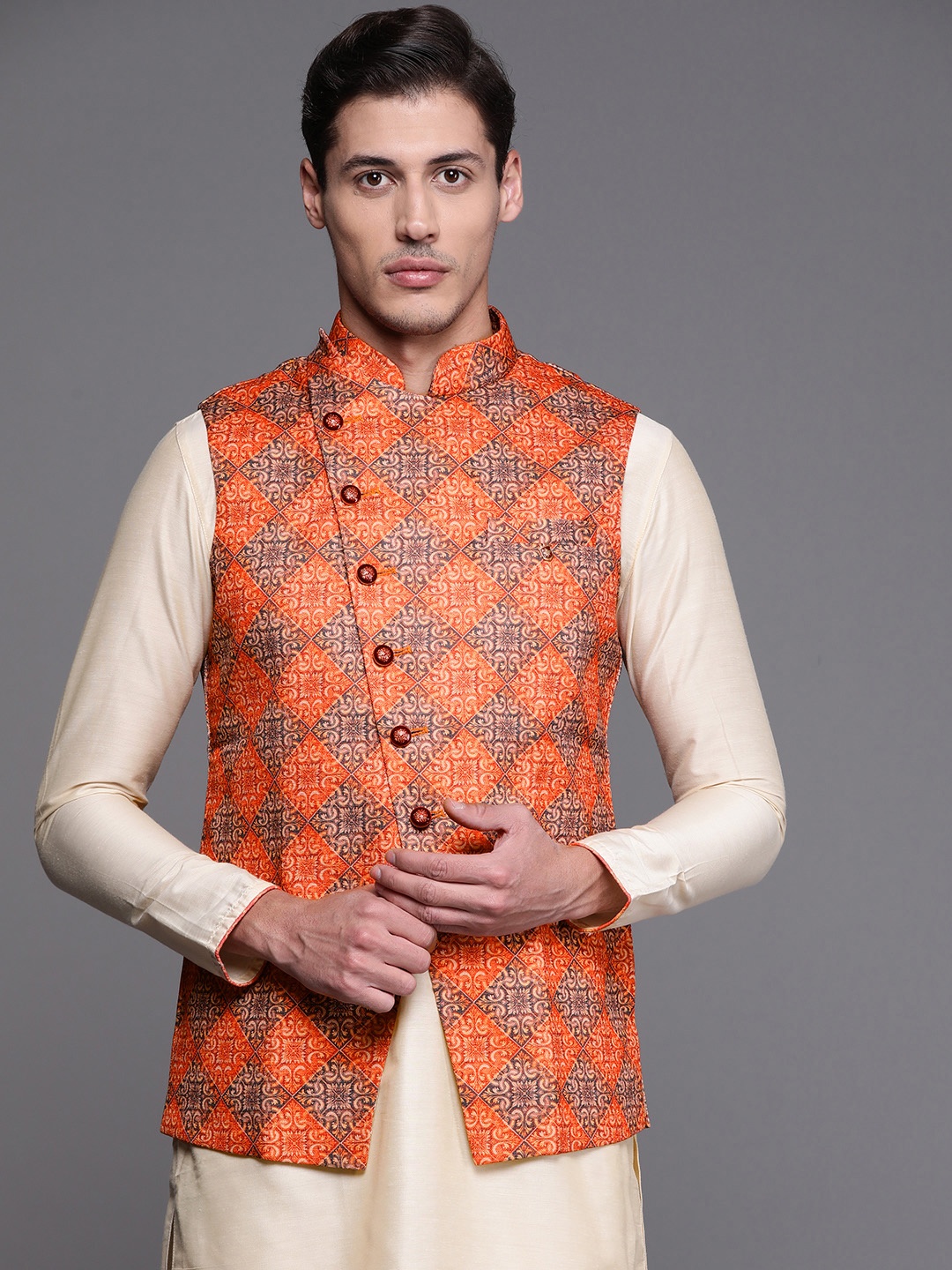 

MANU Men Orange & Green Ethnic Print Nehru Jacket