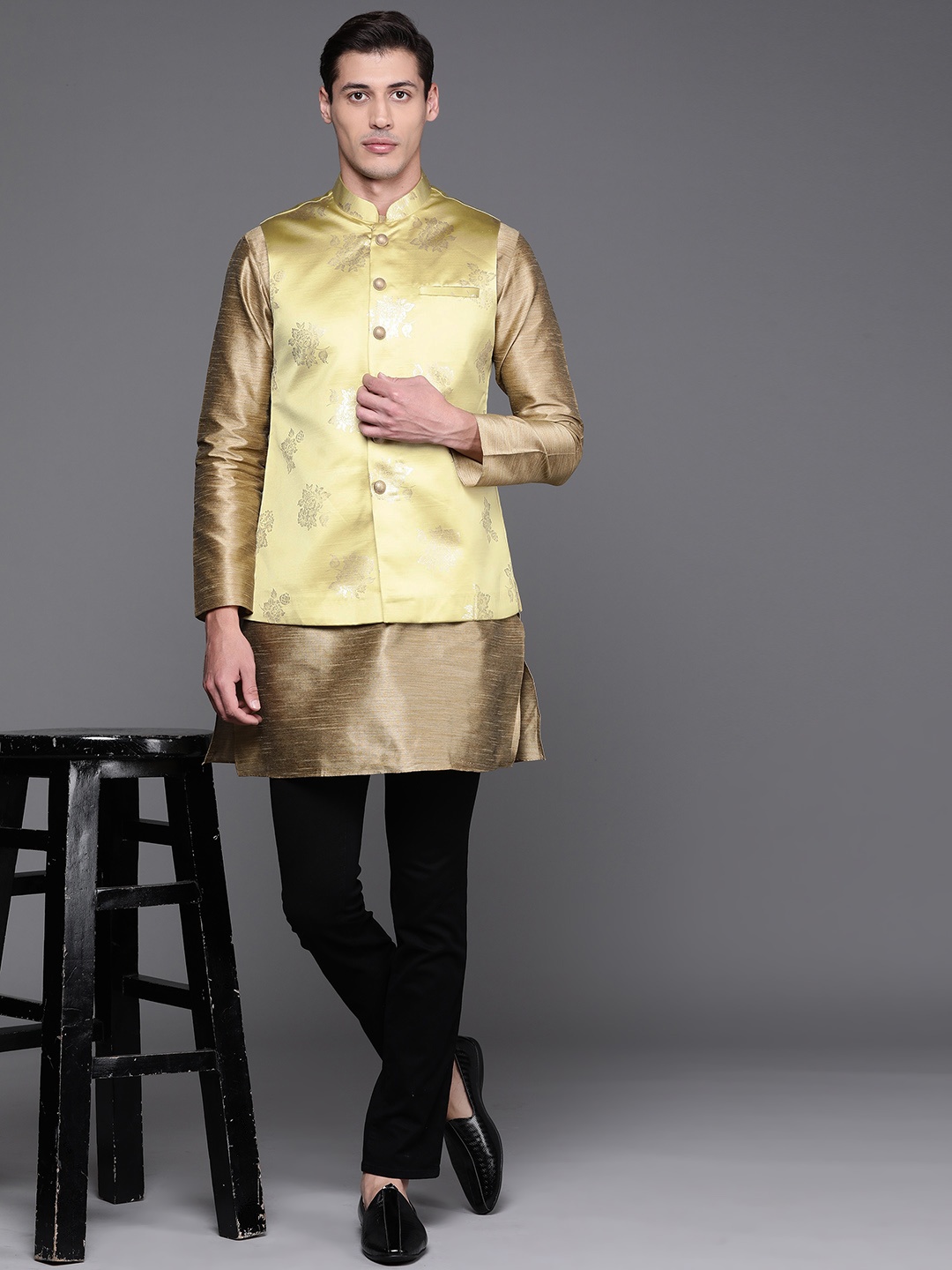 

Manu Men Lime Green & Golden Etihnic Motifs Printed Jacket