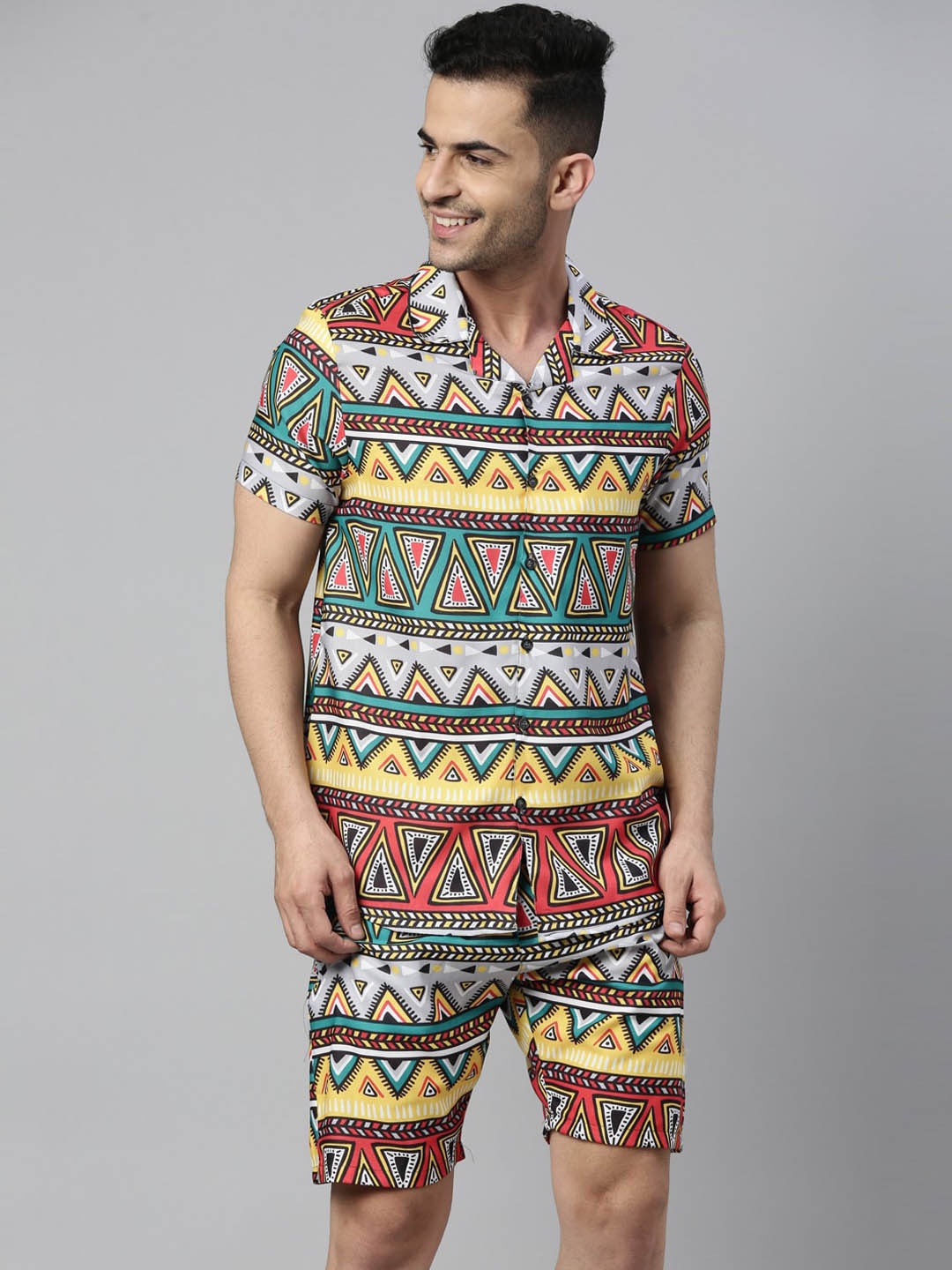 

Bushirt Men Yellow & Green Kalamkari Printed Night suit